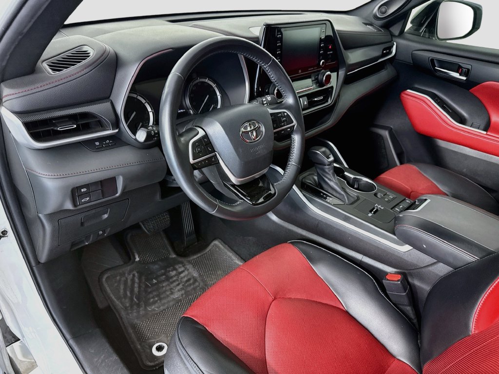 Used 2022 Toyota Highlander XSE FWD image 9