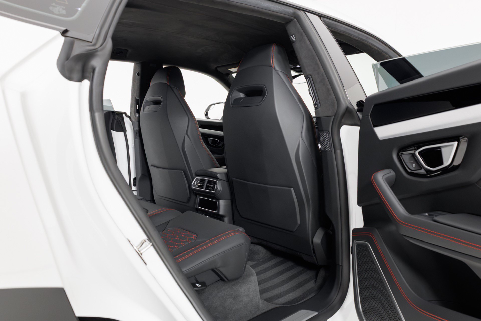 Used 2024 Lamborghini Urus S AWD/4WD image 47