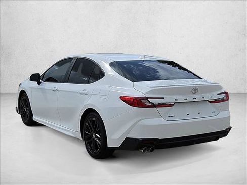 Used 2025 Toyota Camry SE w/ Convenience Package image 7