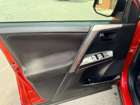 Used 2017 Toyota RAV4 LE w/ Carpet Mat Package image 10