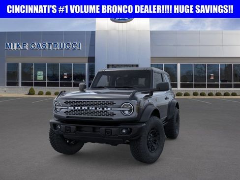 New 2026 Ford Bronco Badlands w/ Sasquatch Package AWD/4WD image 2