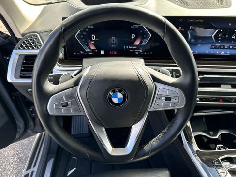 Used 2025 BMW X7 xDrive40i image 11