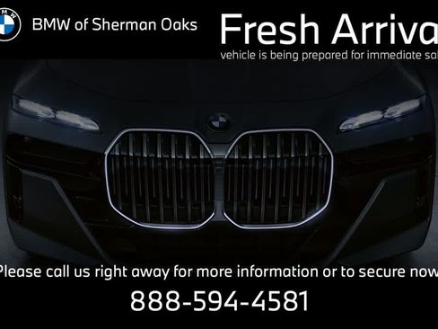 Used 2019 Audi e-tron Prestige w/ Prestige Package AWD/4WD image 2