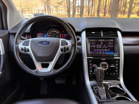 Used 2013 Ford Edge Limited w/ Driver Entry Pkg image 3