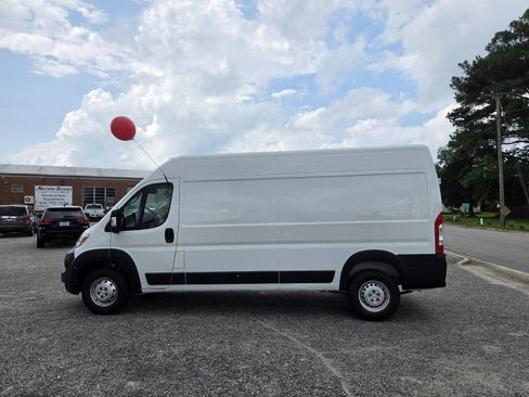 Used 2024 RAM ProMaster 2500 w/ Convenience Group FWD image 8