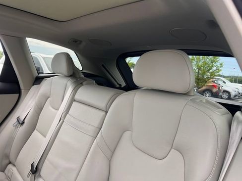 Used 2018 Volvo XC60 T5 Inscription w/ Convenience Package AWD/4WD image 19