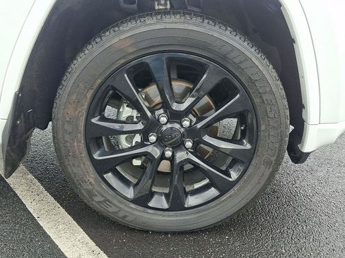 Used 2020 Jeep Grand Cherokee Altitude AWD/4WD image 8