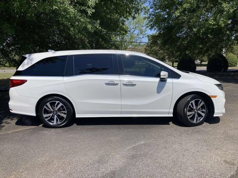 Used 2020 Honda Odyssey Elite image 2