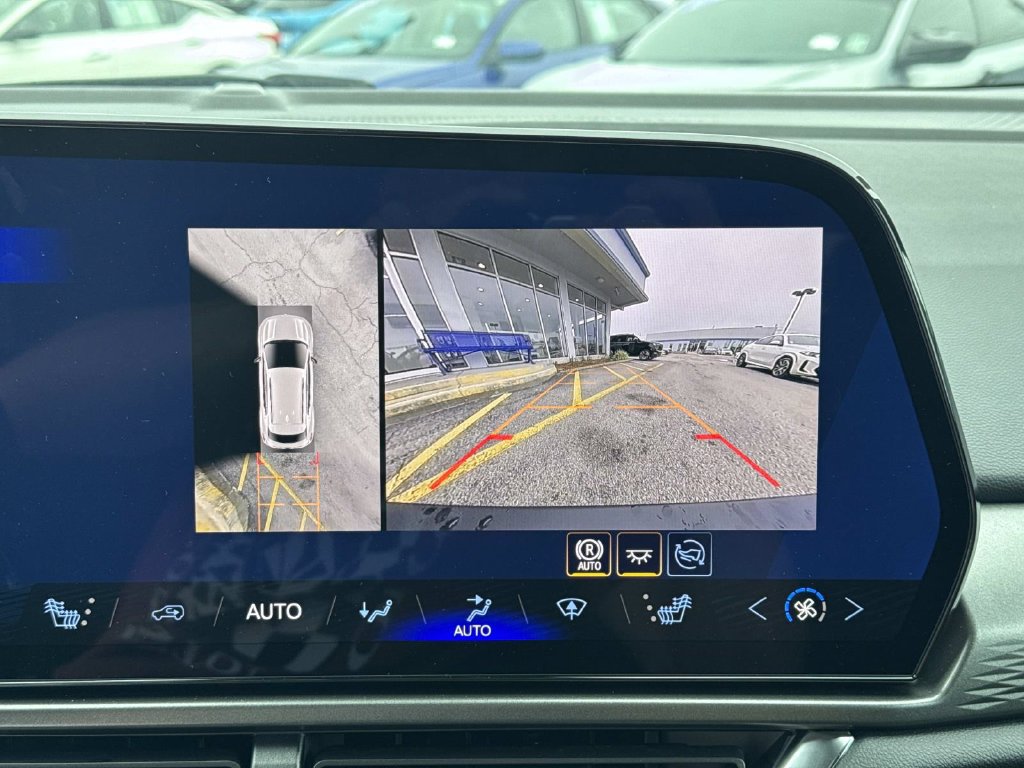 Used 2026 Chevrolet Equinox EV LT w/ Comfort Package FWD image 27