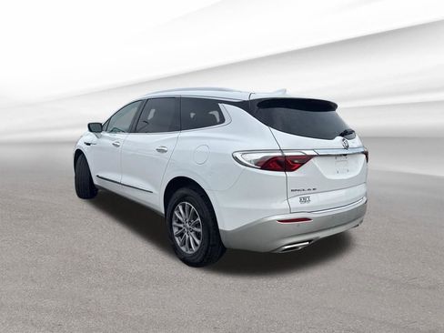 Certified 2024 Buick Enclave Essence image 3