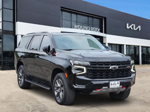 Used 2024 Chevrolet Tahoe Z71 w/ Luxury Package AWD/4WD image 3