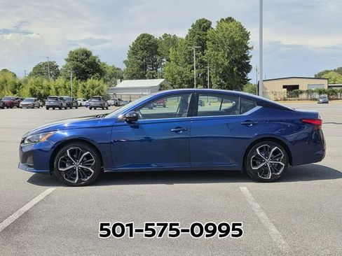 Used 2024 Nissan Altima 2.5 SR FWD image 2