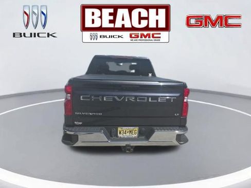 Used 2022 Chevrolet Silverado 1500 LT AWD/4WD image 4