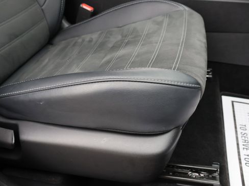 Used 2025 Mitsubishi Outlander SE image 9