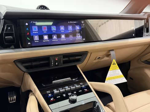 New 2026 Porsche Cayenne S image 37