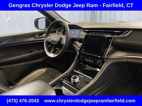 Certified 2025 Jeep Grand Cherokee Altitude AWD/4WD image 42