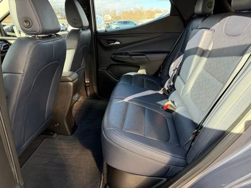 Used 2022 Chevrolet Bolt EUV LT w/ Convenience Package image 19