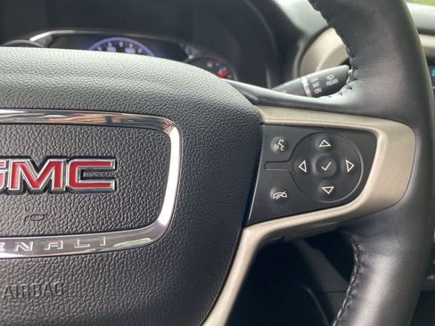 Used 2018 GMC Acadia Denali w/ Technology Package AWD/4WD image 21
