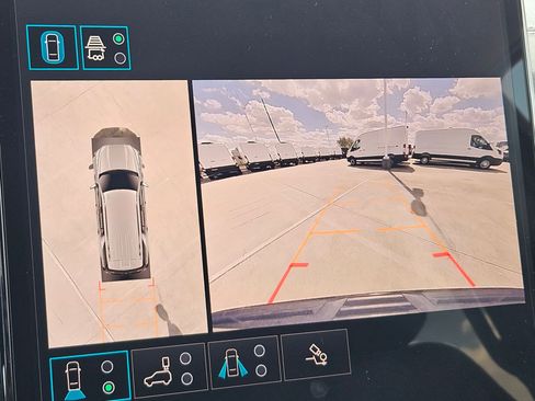 Used 2025 GMC Yukon Denali image 24