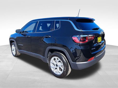 Used 2025 Jeep Compass Sport AWD/4WD image 3