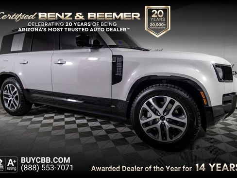 Used 2026 Land Rover Defender 110 X-Dynamic SE AWD/4WD image 1