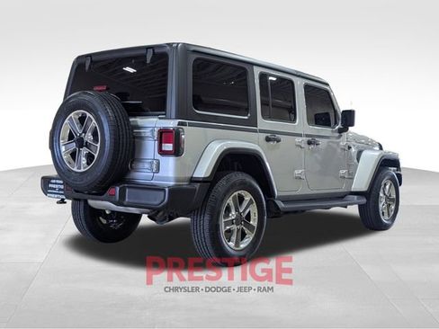 Used 2022 Jeep Wrangler Unlimited Sahara image 7