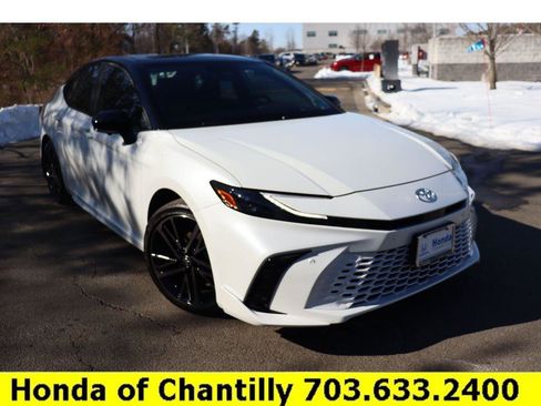 Used 2025 Toyota Camry XSE image 1