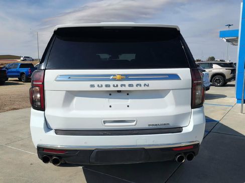 Used 2023 Chevrolet Suburban Premier image 5
