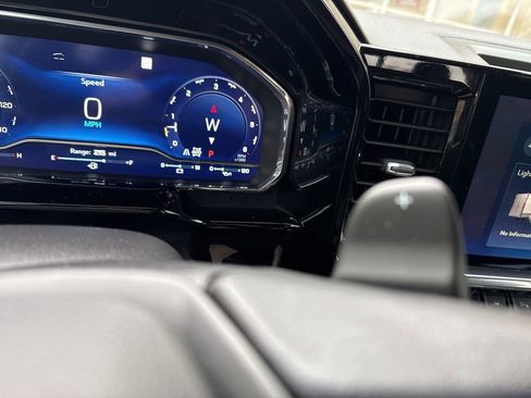 Used 2022 Chevrolet Silverado 1500 LT Trail Boss w/ LT Trail Boss Premium Package image 20