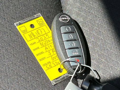 Used 2025 Nissan Altima 2.5 SR AWD/4WD image 51