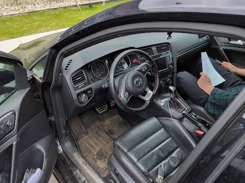 Used 2016 Volkswagen GTI Autobahn w/ Lighting Package (SEL) FWD image 8