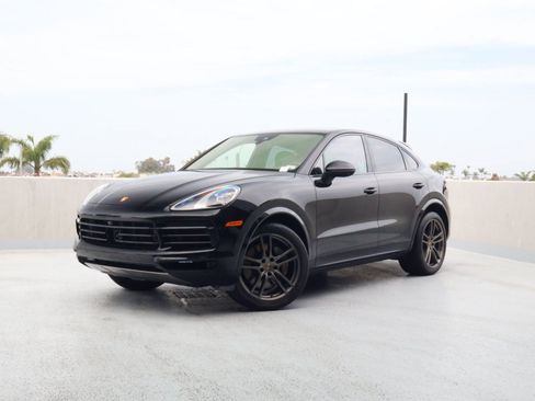 Certified 2023 Porsche Cayenne Platinum Edition AWD/4WD image 1
