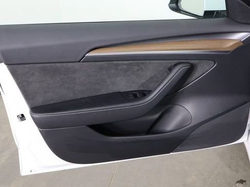 Used 2023 Tesla Model 3 Standard Range RWD image 17