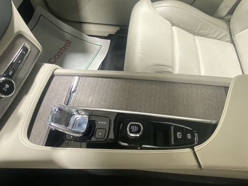 Certified 2023 Volvo XC90 B6 Ultimate image 27