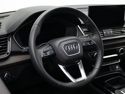 Used 2023 Audi Q5 2.0T Premium Plus w/ Premium Plus Package AWD/4WD image 13