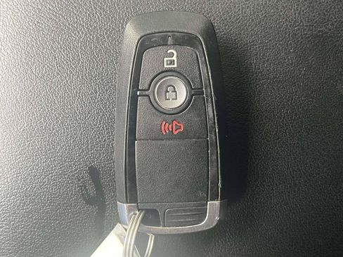 Used 2024 Ford Edge SEL AWD/4WD image 4