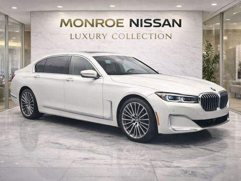 Used 2021 BMW 740i image 1