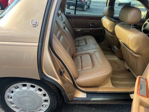Used 1999 Cadillac De Ville w/ Comfort/Convenience Pkg image 23