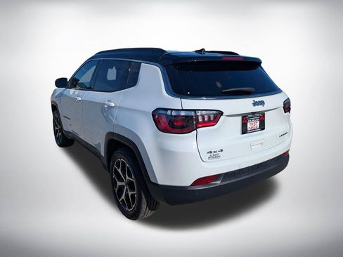 Used 2025 Jeep Compass Limited AWD/4WD image 5