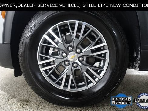 Used 2025 Chevrolet Traverse LT w/ Driver Confidence Package image 17