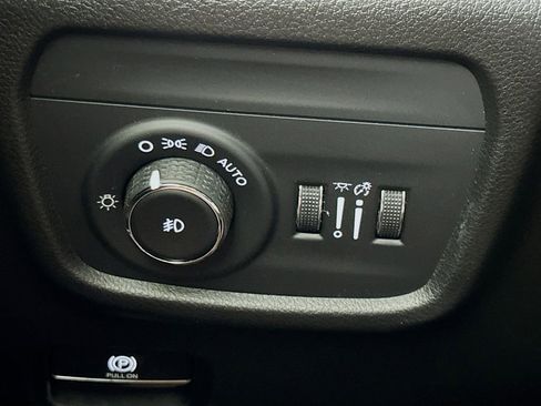 Used 2022 Jeep Grand Cherokee Overland image 17