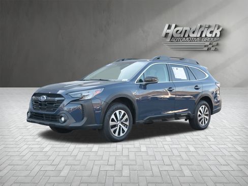 Certified 2025 Subaru Outback Premium image 5