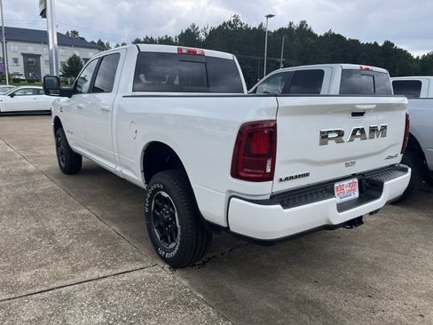 New 2026 RAM 2500 Laramie AWD/4WD image 4