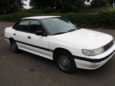 Used 1993 Subaru Legacy L FWD image 2