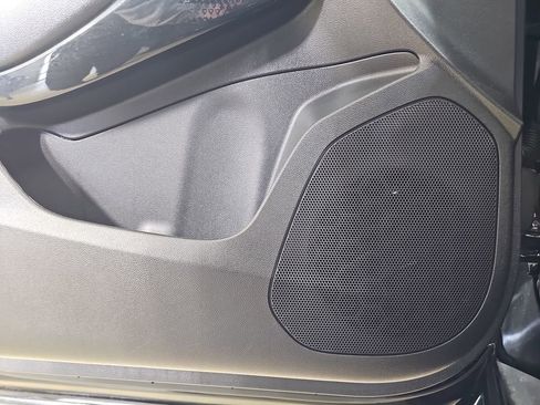 Certified 2025 Chevrolet Trax RS w/ Sunroof Package image 33