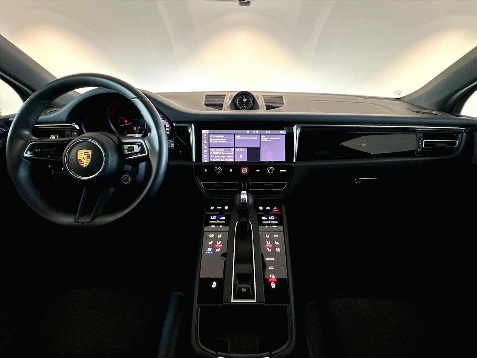 Used 2026 Porsche Macan AWD/4WD image 17