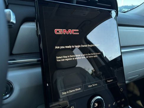 New 2026 GMC Terrain Denali w/ LPO, Black Badging Package image 21