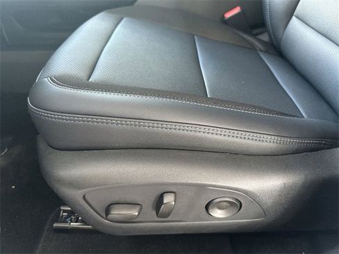 New 2026 Chevrolet Equinox EV LT image 32