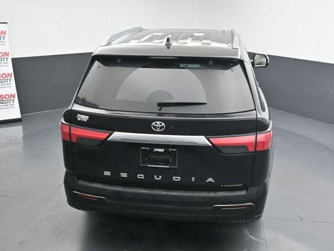 Used 2025 Toyota Sequoia Capstone image 39