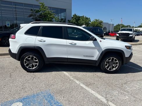 Used 2021 Jeep Cherokee Trailhawk w/ Trailer Tow Group AWD/4WD image 34